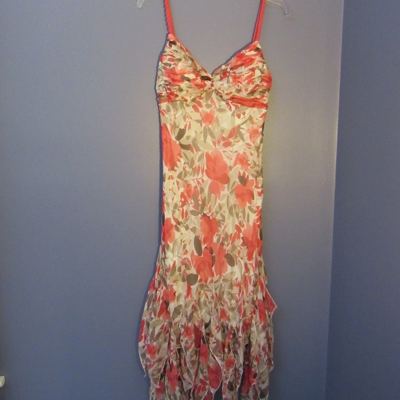 Sangria Dresses & Skirts - Sangria Floral print Silk Dress  A8